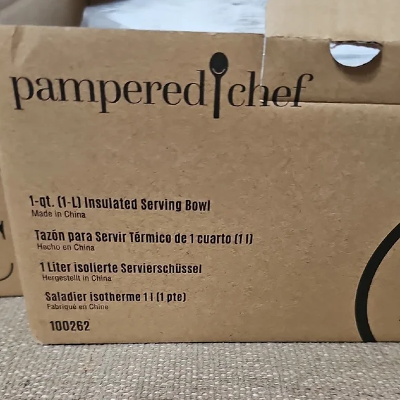 Pampered Chef Insulated Serving Bowl Set : 2.5 Qt And 1 Qt - New In Box - Picture 7 of 11